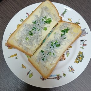 しらすのトースト☆ネギマヨ